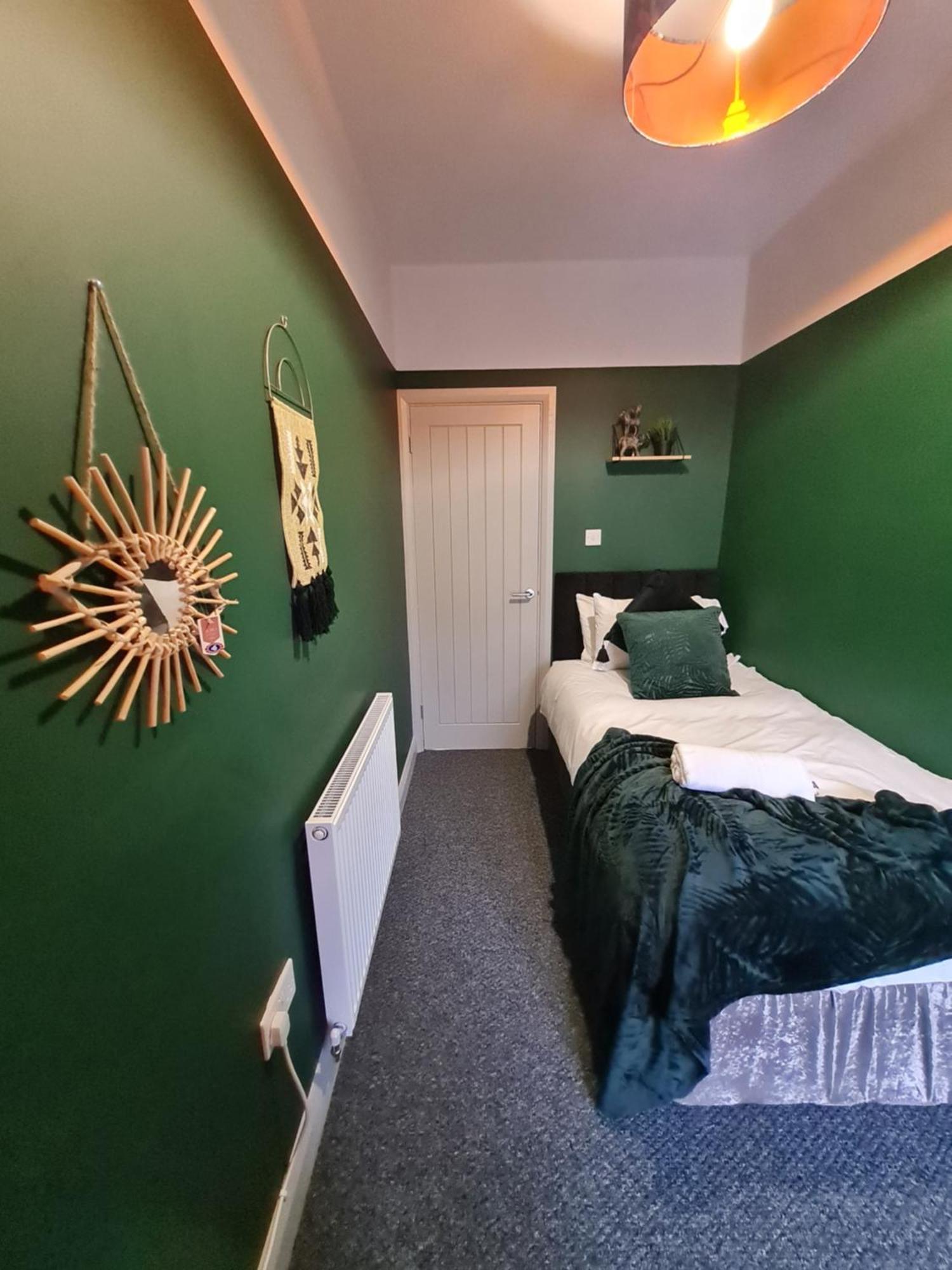 4 Bedroom Luxury House. Bike Park Wales. Secure Bike Store. Brecon Beacons Dowlais Екстер'єр фото